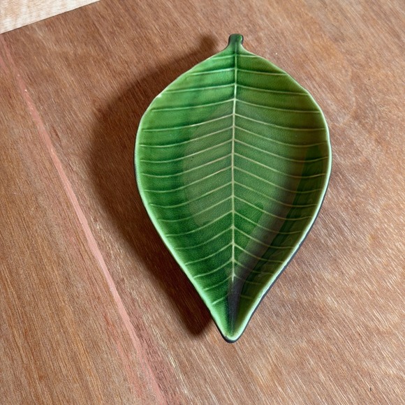 Home Trends Tahitian Leaf Ceramic Serving Dish Green platter tray boho nature - Picture 4 of 5